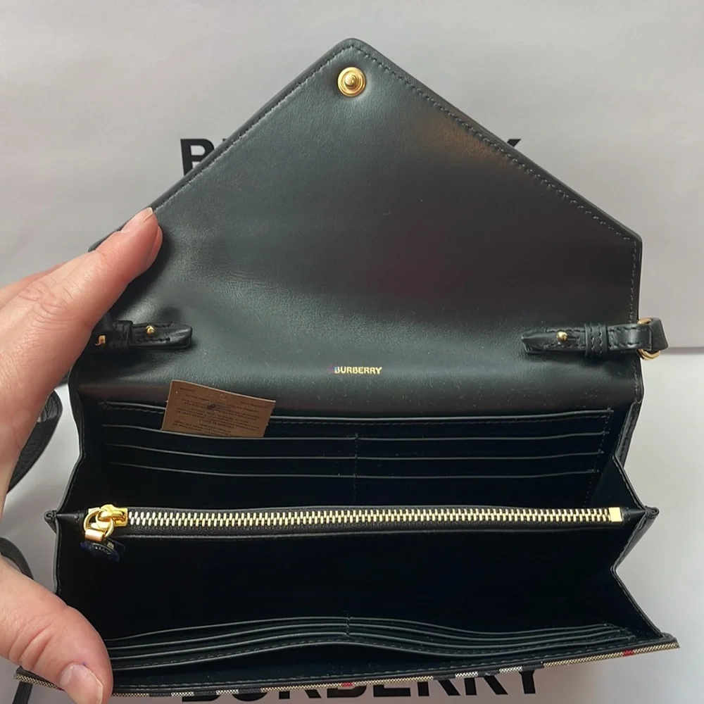 Burberry Vintage Check and Leather wallet with Detachable strap - Picture 4 of 16